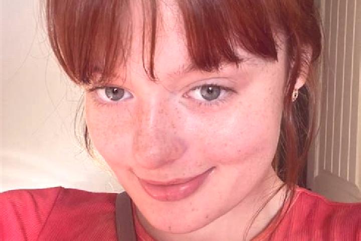 Chloe, 34, a red brown-eyed mixed companion based in Saint-Gery. Offering BDSM, 69, Travel Companion, Domination. Available for incall and outcall, day and e...
