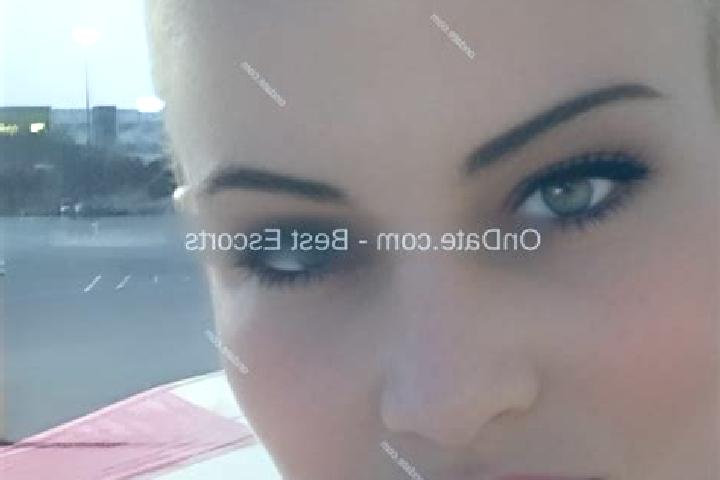 Chloe, 34 — Escort in Derma, United States