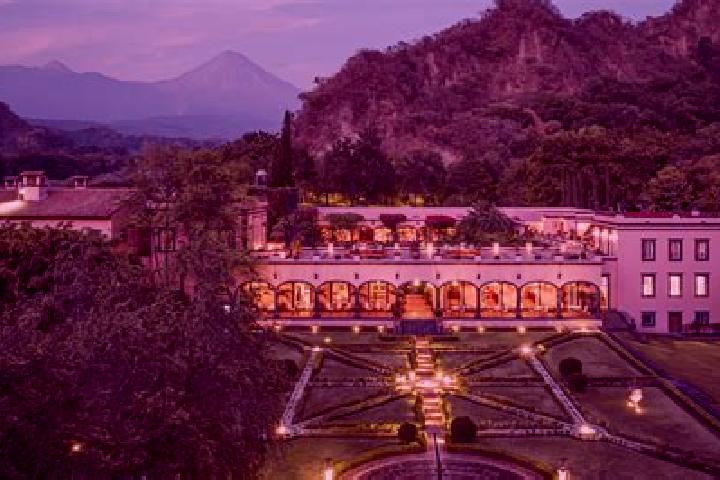 Chloe, 34 — Escort in Hacienda Santa Fe, Mexico