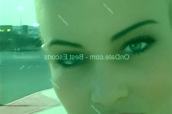Chloe, 34 — Escort in Schuntersdlg - West, Germany
