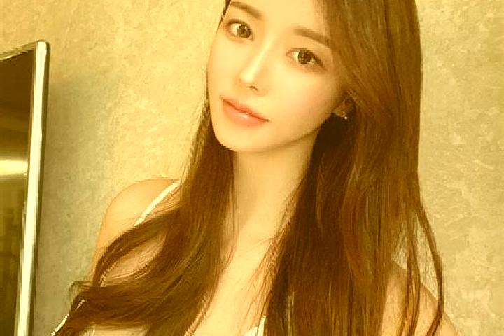 Chloe, 34 — Escort in Suiping, China