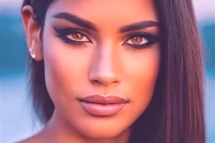 Chloe, 35, a black dark-eyed latina companion based in Crucisor. Offering Party Girl, Tantra, Striptease, Roleplay, Domination. Available for incall and outc...
