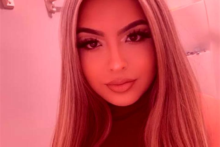 Chloe, 35, a blonde amber-eyed latina companion based in Alta Vista. Offering Domination, Travel Companion, A-Level, OWO. Available for incall and outcall, d...