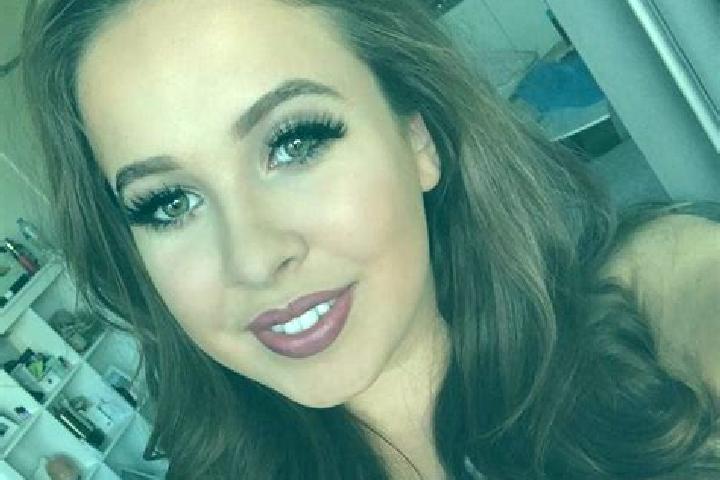 Chloe, 35, a dark blonde amber-eyed mixed companion based in Kampong Speu. Offering CIM, Massage, Duos, Deep French Kissing. Available for incall and outcall...