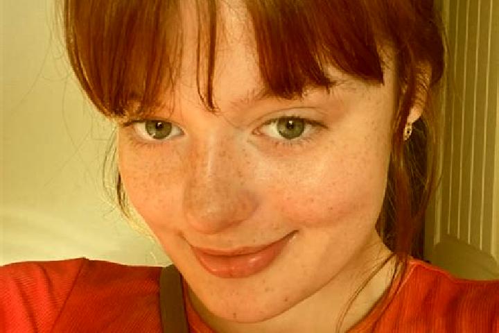Chloe, 35, a red dark-eyed mixed companion based in Pribesti. Offering Roleplay, Fetish, Duos. Available for incall and outcall, day and evening dates.