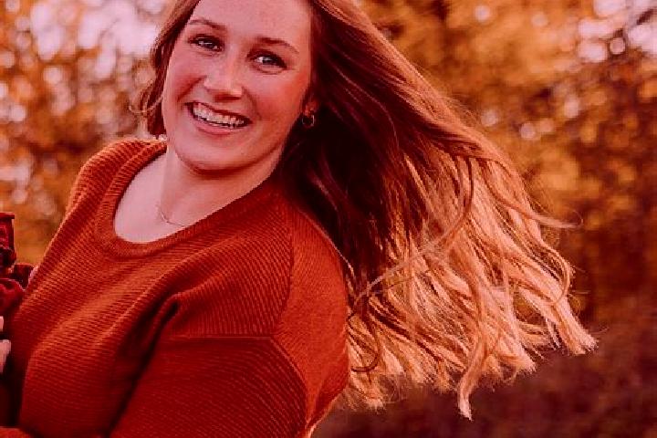 Chloe, 35 — Escort in Dunkerton, United States