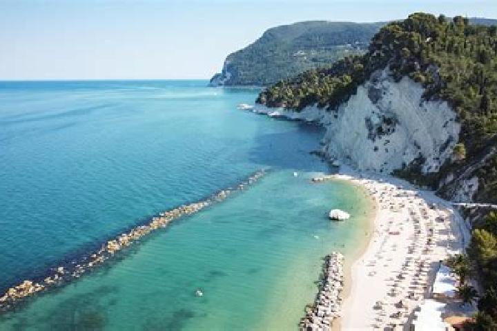 Chloe, 35 — Escort in Senigallia, Italy
