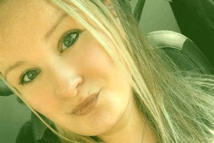 Chloe, 36 — Escort in Clayburn, Canada