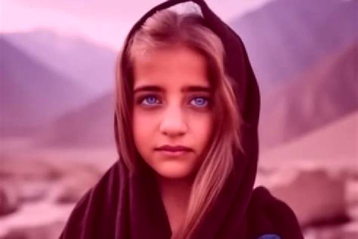 Chloe, 37, a blonde grey-eyed middle eastern companion based in Bulupayung. Offering Domination, CIM, Tantra. Available for incall and outcall, overnight boo...