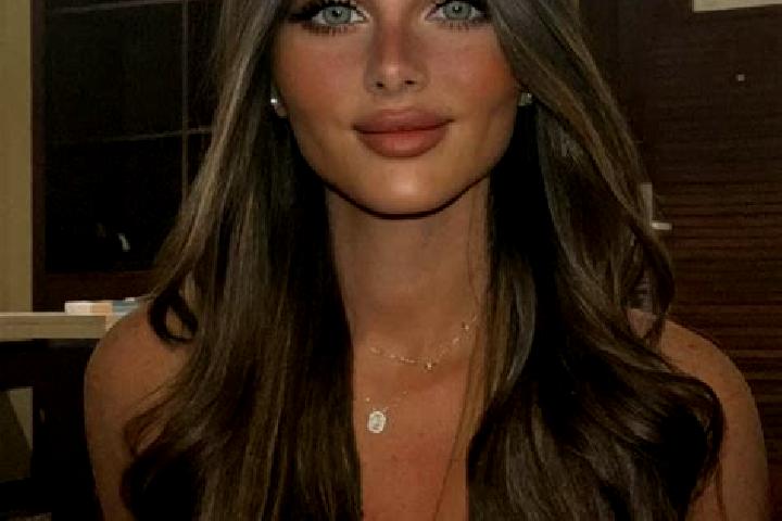 Chloe, 37, a brunette dark-eyed mixed companion based in Fontaine-au-Bois. Offering Massage, Girlfriend Experience, CIM, Couples. Available for incall and ou...