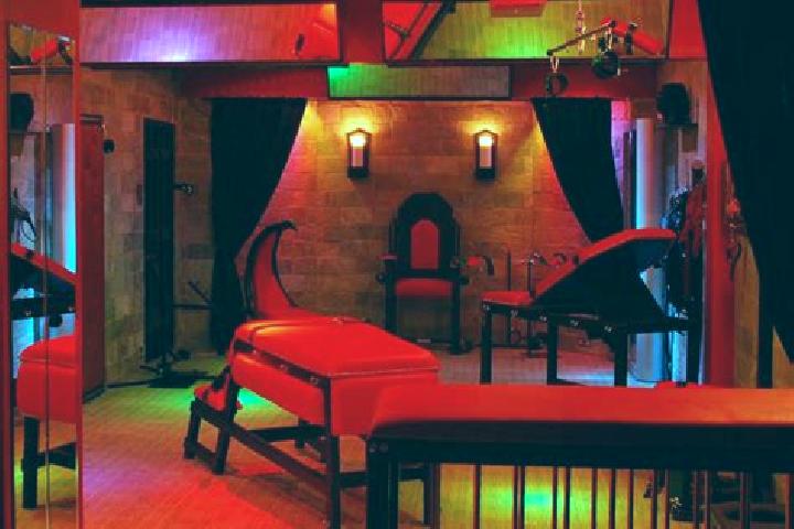 Chloe, 37, a red dark-eyed european companion based in Alayao. Offering 69, BDSM, Party Girl. Available for incall and outcall, overnight bookings available.