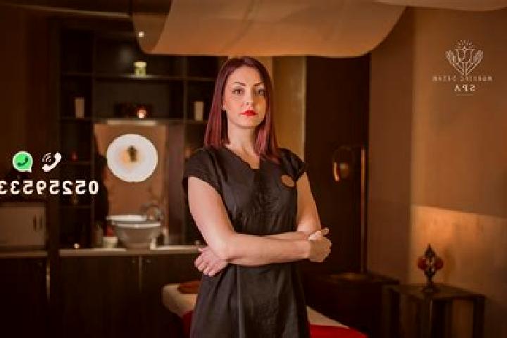 Chloe, 37, a red dark-eyed slavic companion based in Paterson. Offering Tantra, Erotic Massage, Dinner Date. Available for incall and outcall, day and evenin...