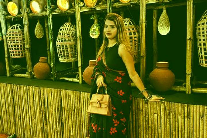Chloe, 37 — Escort in Baidyabati, India