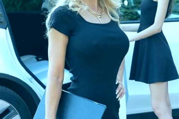 Chloe, 37 — Escort in Dorsel, Germany