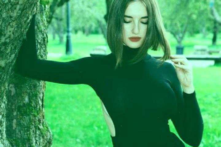 Chloe, 37 — Escort in Rogovskaya, Russia