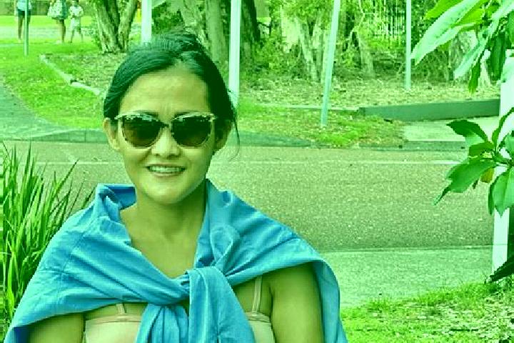 Chloe, 38, a auburn grey-eyed asian companion based in Abra de Ilog. Offering Dinner Date, Striptease, Tantra. Available for incall and outcall, day and even...