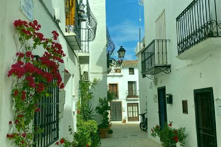 Chloe, 38 — Escort in Cardenadijo, Spain