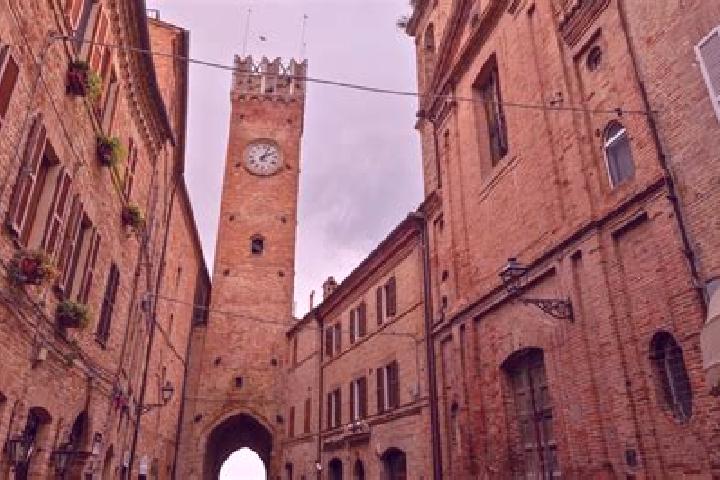Chloe, 38 — Escort in Santa Vittoria in Matenano, Italy