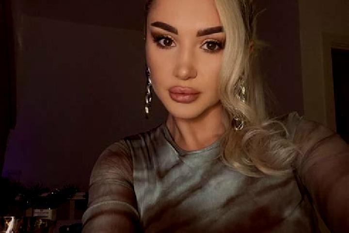 Chloe, 39, a auburn amber-eyed indian companion based in Wrist. Offering GFE, Domination, Party Girl, Dinner Date. Available for incall and outcall, day and ...
