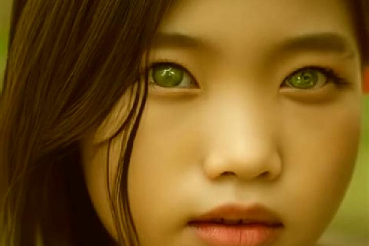 Chloe, 39, a auburn green-eyed asian companion based in Harbarnsen. Offering Couples, OWO, Fetish. Available for incall and outcall, day and evening dates.
