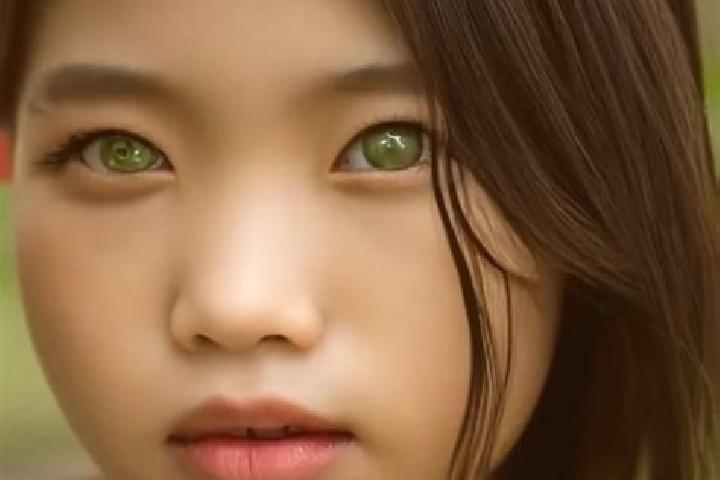 Chloe, 39, a black green-eyed asian companion based in Merei. Offering Dinner Date, Fetish, OWO. Available for incall and outcall, day and evening dates.