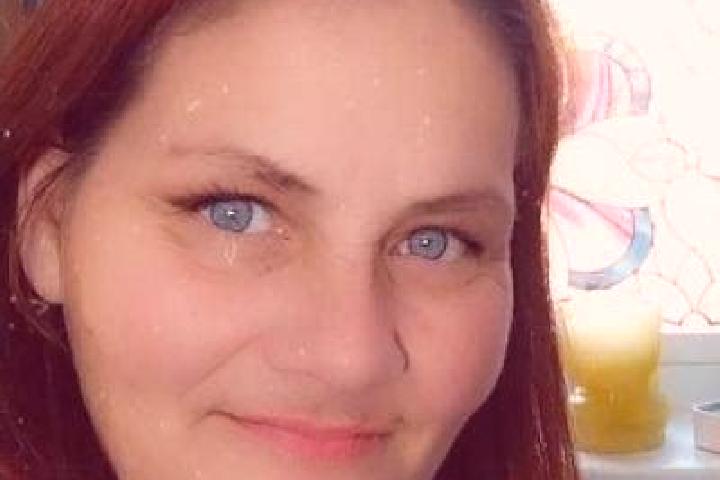 Chloe, 39, a red dark-eyed mixed companion based in Zahorovice. Offering CIM, Girlfriend Experience. Available for incall and outcall, day and evening dates.