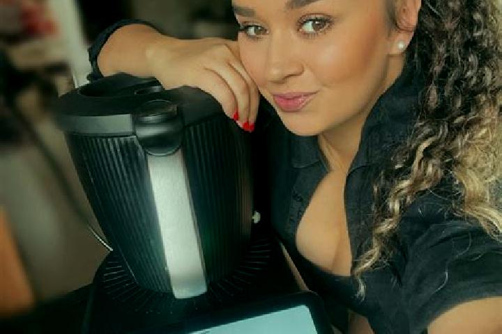 Chloe, 39 — Escort in Novy Bydzov, Czech Republic
