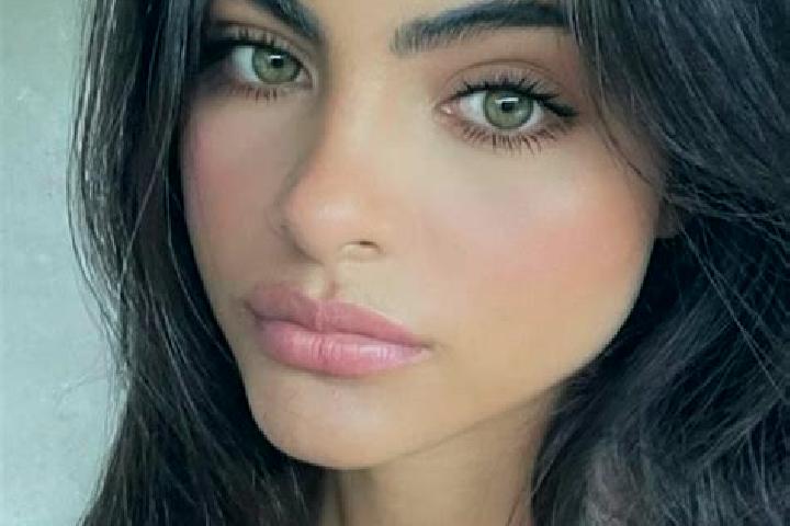 Clara, 20, a black hazel-eyed mixed companion based in Etroussat. Offering Striptease, Massage, Party Girl. Available for incall and outcall, overnight booki...