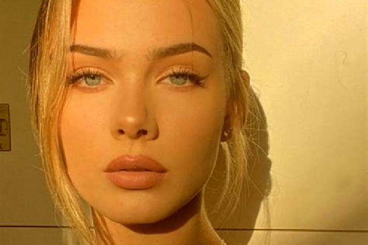 Clara, 20, a blonde dark-eyed european companion based in Besao. Offering Deep French Kissing, Erotic Massage, Girlfriend Experience, CIM, BDSM. Available fo...