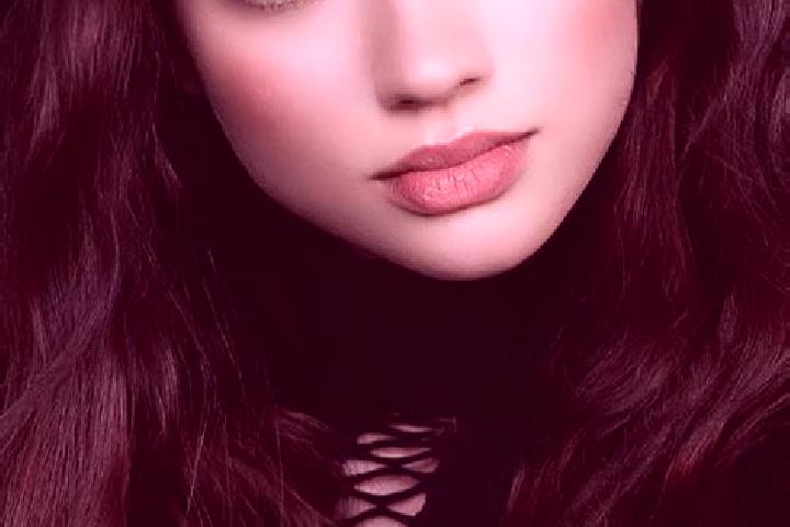 Clara, 20, a brunette dark-eyed mixed companion based in Borrentin. Offering Erotic Massage, Overnight. Available for incall and outcall, day and evening dates.
