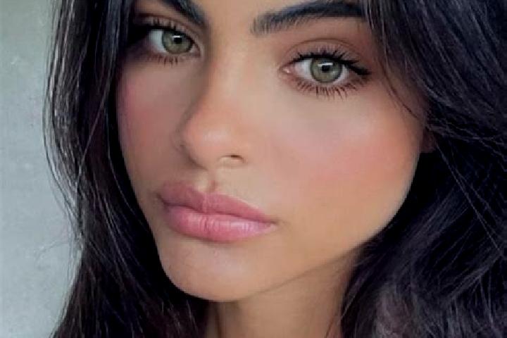 Clara, 20, a brunette green-eyed european companion based in Bayekou-Bassi. Offering Girlfriend Experience, GFE, Massage. Available for incall and outcall, o...