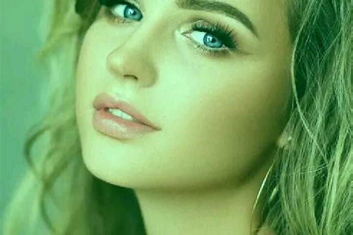 Clara, 20, a dark blonde blue-eyed european companion based in Corral de Santiago. Offering A-Level, OWO, Massage. Available for incall and outcall, day and ...
