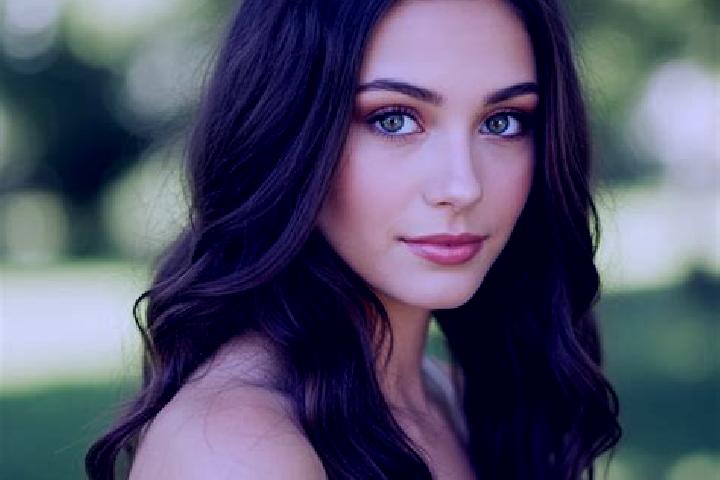 Clara, 20, a dark blonde hazel-eyed mixed companion based in Santa Juliana. Offering Dinner Date, Girlfriend Experience, Erotic Massage. Available for incall...