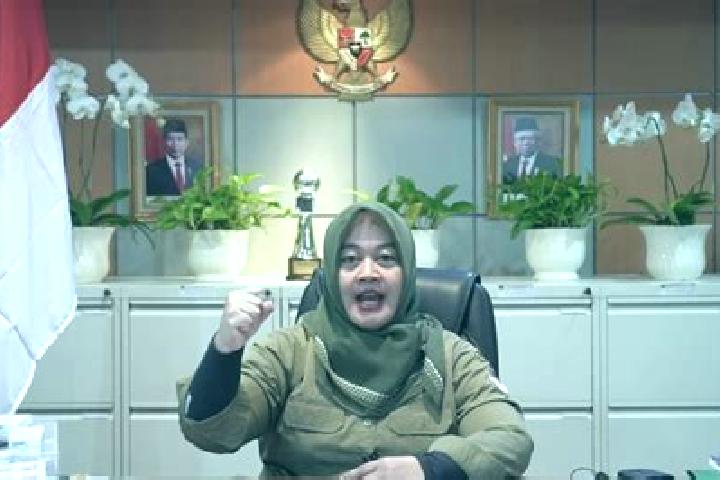 Clara, 20 — Escort in Parlilitan, Indonesia