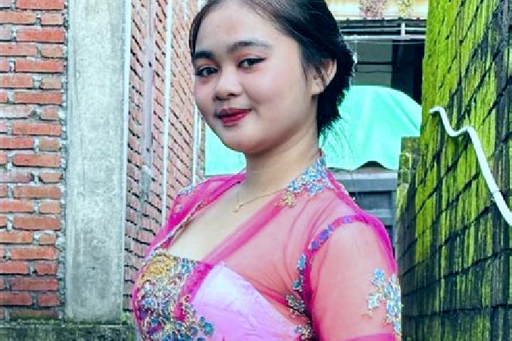 Clara, 21 — Escort in Gereneng, Indonesia