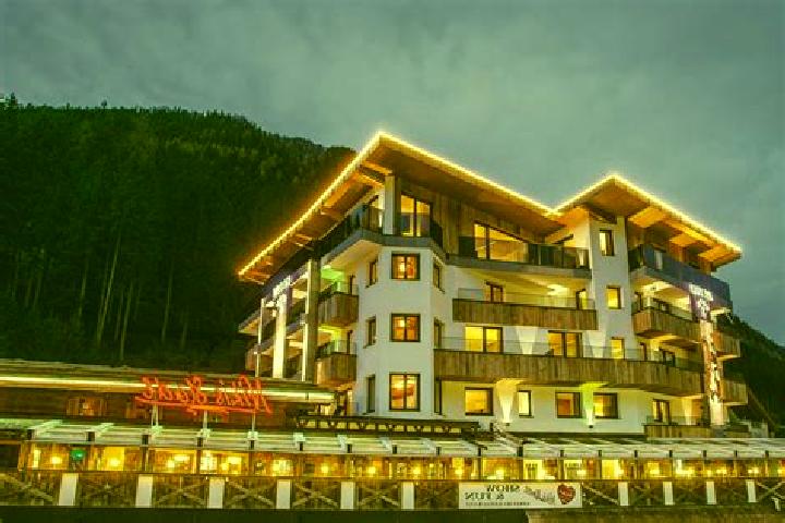 Clara, 21 — Escort in Ischgl, Austria