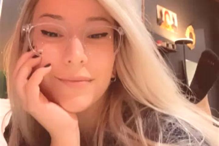 Clara, 22, a blonde grey-eyed caucasian companion based in Sankt Marienkirchen bei Schaerding. Offering A-Level, BDSM, OWO, Couples, Roleplay. Available for ...