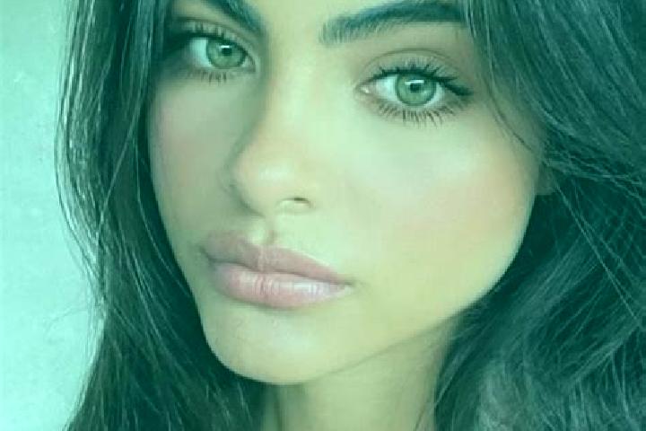 Clara, 22, a brunette green-eyed middle eastern companion based in Bomdila. Offering Domination, Party Girl, Prostate Massage. Available for incall and outca...