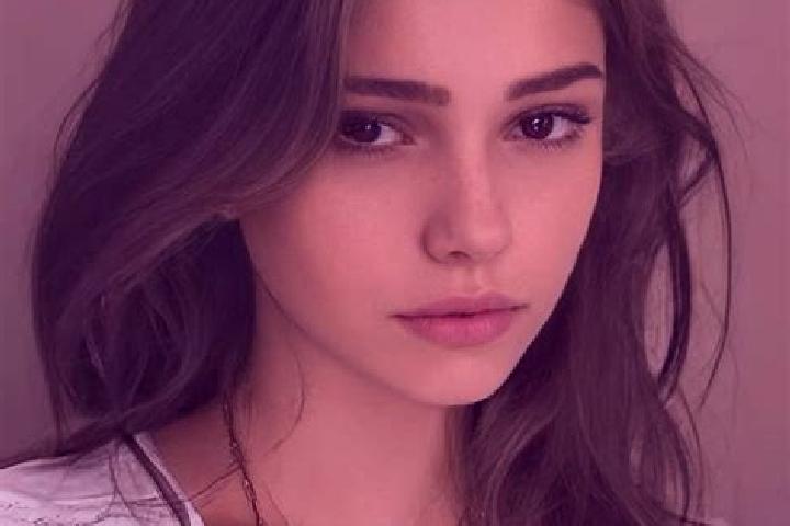 Clara, 22, a chestnut hazel-eyed asian companion based in Sarayi. Offering Domination, Tantra, Striptease, Deep French Kissing. Available for incall and outc...