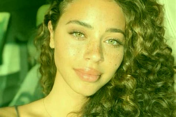Clara, 22, a chestnut hazel-eyed ebony companion based in El Escobillo. Offering Overnight, Travel Companion, A-Level, Party Girl, Domination. Available for ...