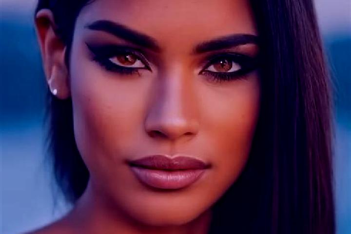 Clara, 22, a red brown-eyed latina companion based in Fleckeby. Offering Dinner Date, BDSM, Domination, Couples. Available for incall and outcall, day and ev...
