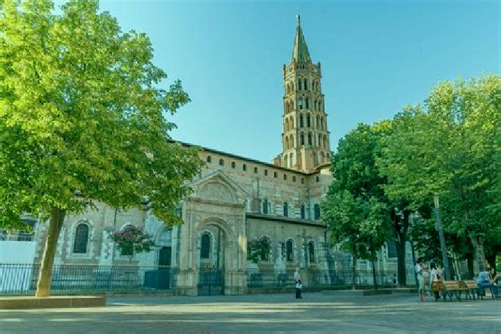 Clara, 22 — Escort in Saint-Sernin, France