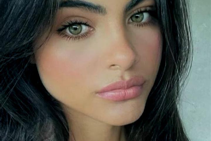 Clara, 23, a auburn hazel-eyed middle eastern companion based in Whispering Pines. Offering Couples, Overnight, Tantra. Available for incall and outcall, ove...