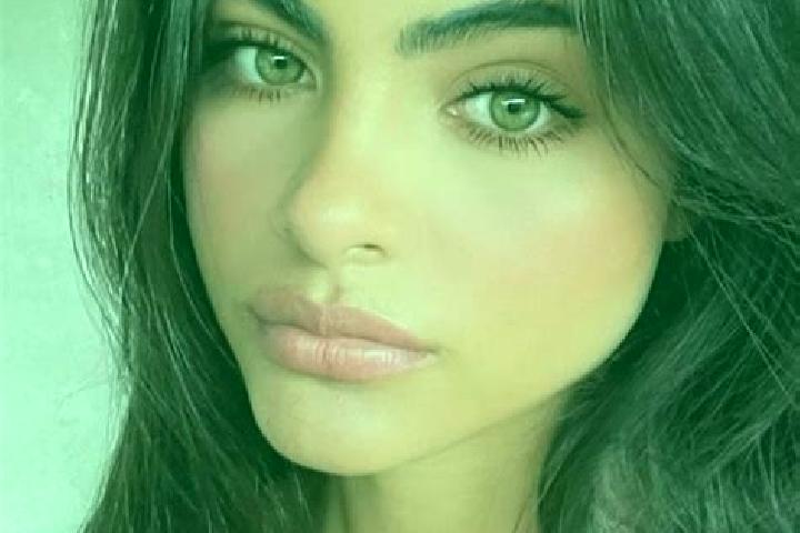 Clara, 23, a red dark-eyed indian companion based in Shkotovo. Offering Party Girl, Roleplay, Duos, Striptease. Available for incall and outcall, day and eve...