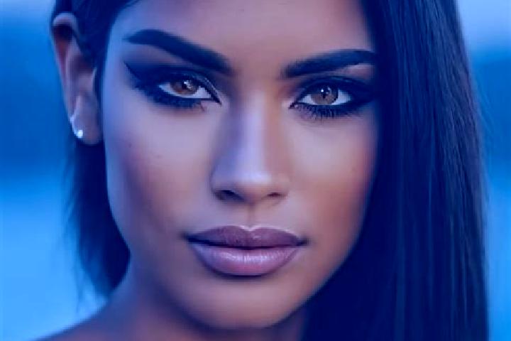 Clara, 24, a black grey-eyed latina companion based in Sini. Offering Party Girl, Erotic Massage, GFE, Duos. Available for incall and outcall, overnight book...