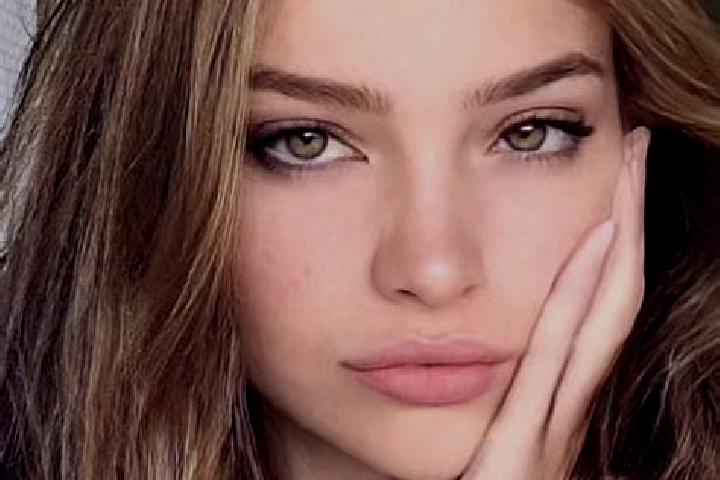 Clara, 24, a blonde hazel-eyed latina companion based in Thiesi. Offering GFE, Girlfriend Experience, CIM. Available for incall and outcall, day and evening ...
