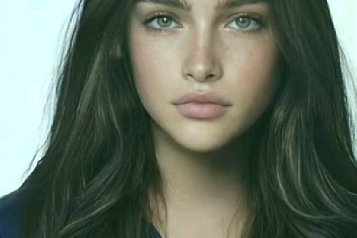 Clara, 24, a brunette grey-eyed caucasian companion based in Toma. Offering Striptease, OWO. Available for incall and outcall, day and evening dates.