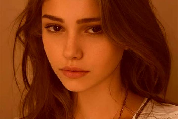 Clara, 24, a chestnut brown-eyed slavic companion based in Vanimo. Offering BDSM, Dinner Date, Fetish. Available for incall and outcall, overnight bookings a...