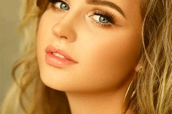 Clara, 24, a dark blonde blue-eyed slavic companion based in Caglin. Offering Prostate Massage, Travel Companion, Girlfriend Experience, Striptease. Availabl...
