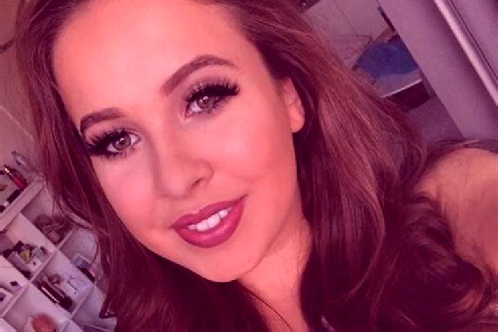 Clara, 24, a red dark-eyed caribbean companion based in Stadthagen. Offering BDSM, OWO, Overnight, CIM, Girlfriend Experience. Available for incall and outca...